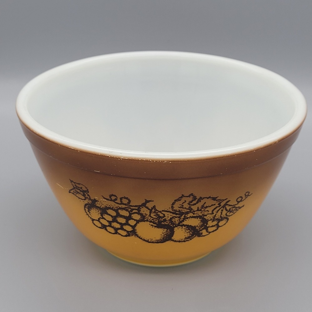 Vintage Pyrex‎ Old Orchard 1.5pt Mixing Bowl 401 USA Brown Orange Fruit